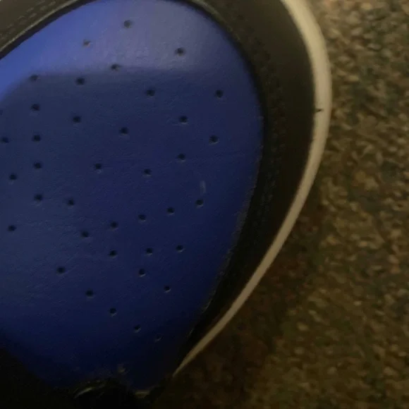 Air Jordan 1 Mid ‘Black Hyper Royal’ - Picture 6 of 9